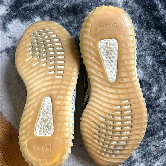Adidas Yeezy Boost 350 V2 Sneakers - Picture 6 of 6